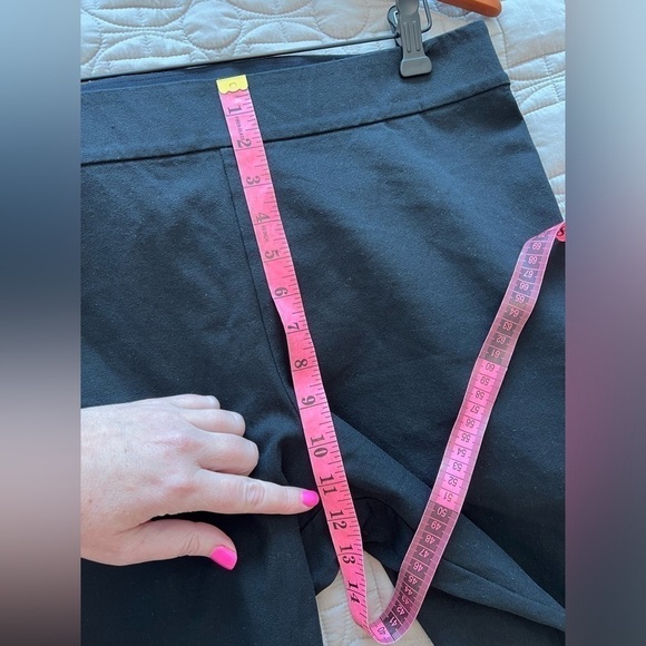 LILLY PULITZER MERRIN BI-STRETCH PANT IN 
NOIR - Picture 11 of 16